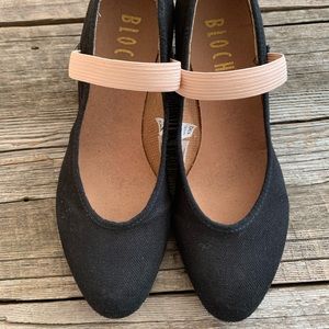 Bloch character dancing shoes